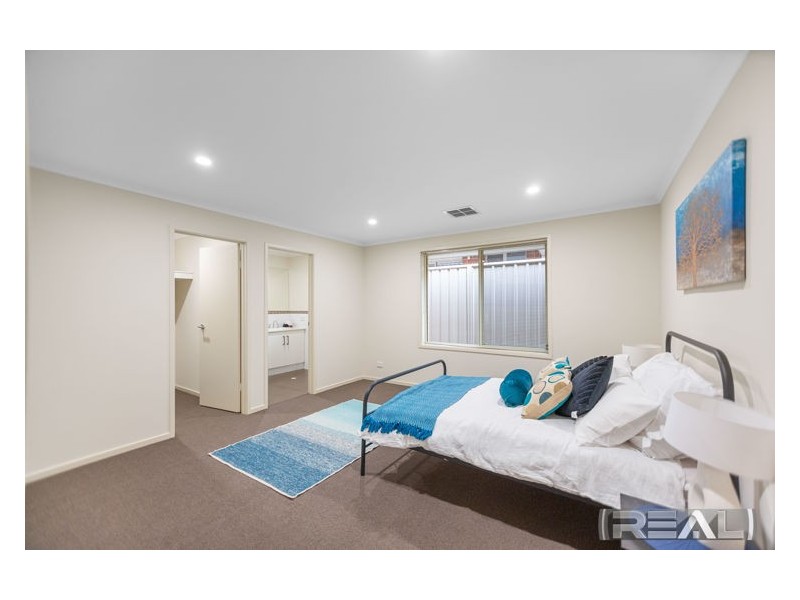 31 Mitchell Drive, Evanston Park SA 5116