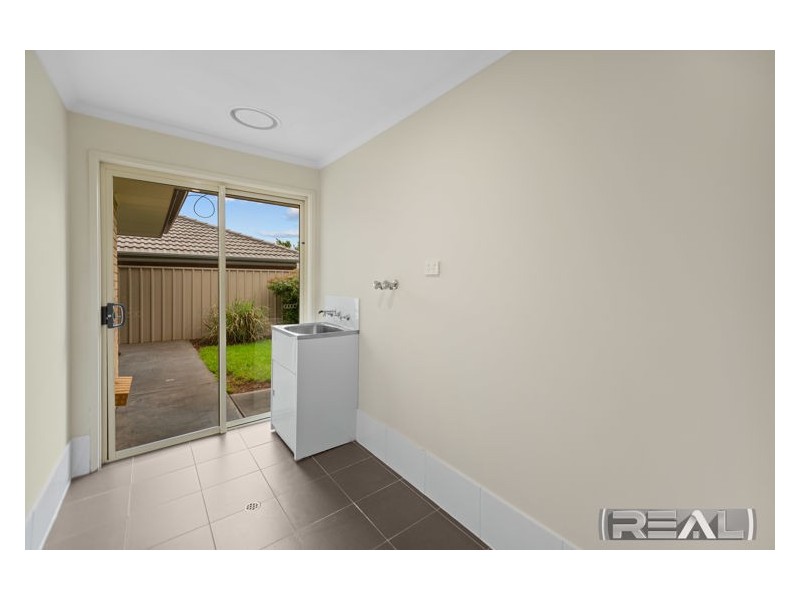 31 Mitchell Drive, Evanston Park SA 5116