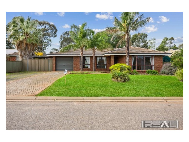 16 McLean Court, Andrews Farm SA 5114