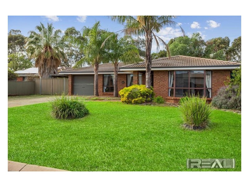 16 McLean Court, Andrews Farm SA 5114