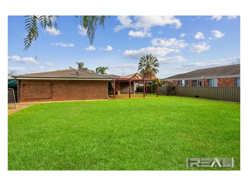 16 McLean Court, Andrews Farm SA 5114
