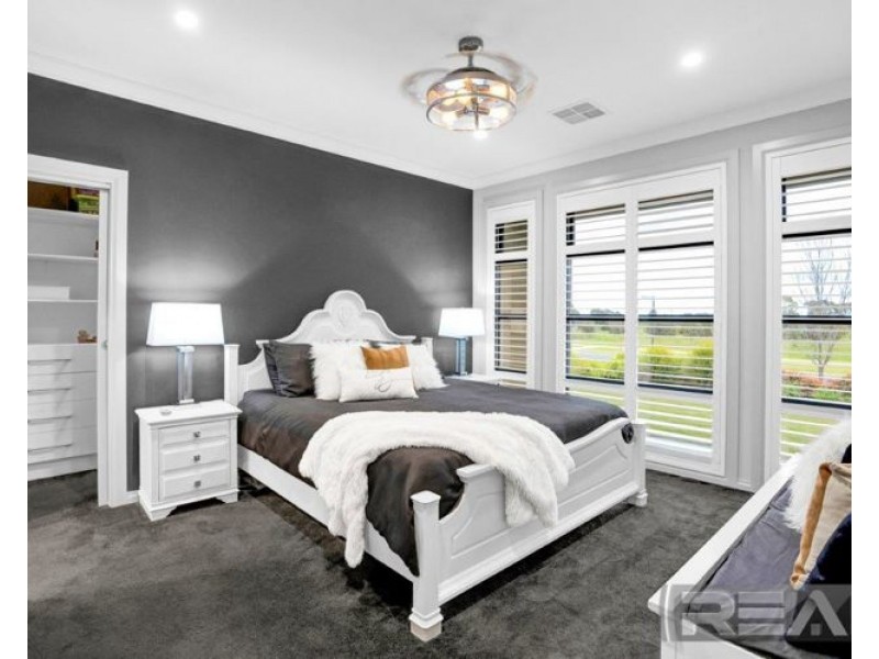 50 Greenslade Boulevard, Evanston South SA 5116