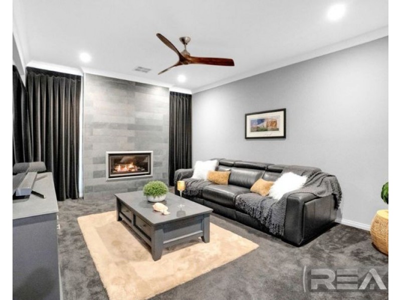 50 Greenslade Boulevard, Evanston South SA 5116