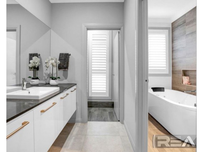 50 Greenslade Boulevard, Evanston South SA 5116