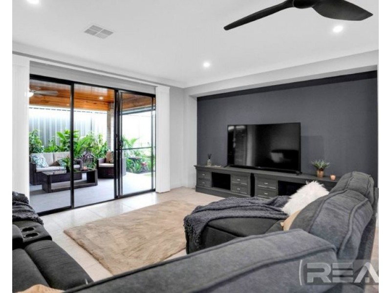 50 Greenslade Boulevard, Evanston South SA 5116