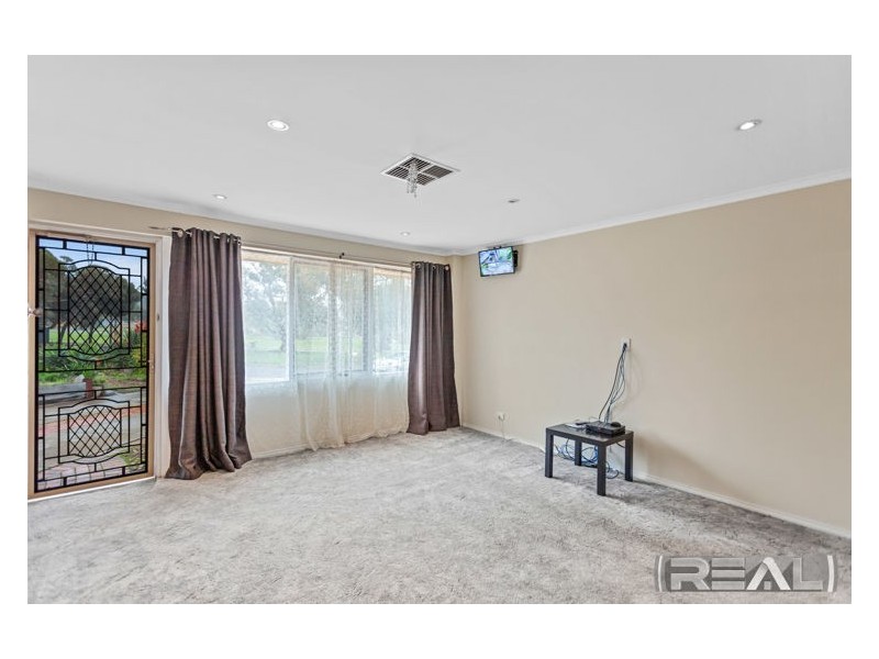 10 Glenora Drive, Ingle Farm SA 5098