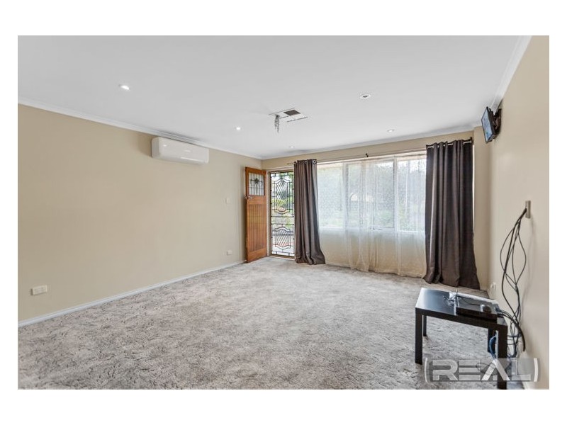 10 Glenora Drive, Ingle Farm SA 5098