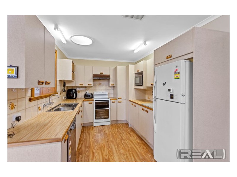 10 Glenora Drive, Ingle Farm SA 5098