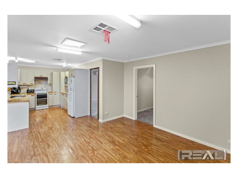 10 Glenora Drive, Ingle Farm SA 5098