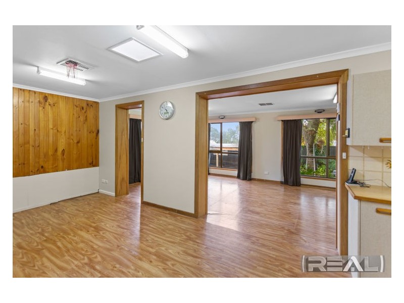 10 Glenora Drive, Ingle Farm SA 5098