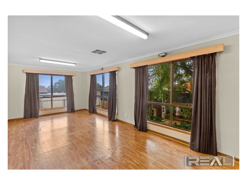 10 Glenora Drive, Ingle Farm SA 5098