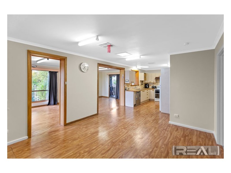 10 Glenora Drive, Ingle Farm SA 5098