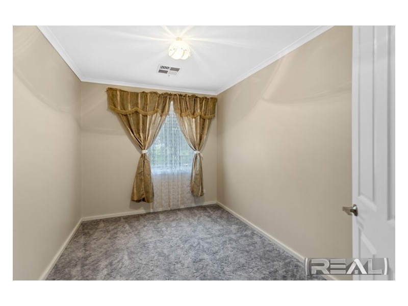 10 Glenora Drive, Ingle Farm SA 5098