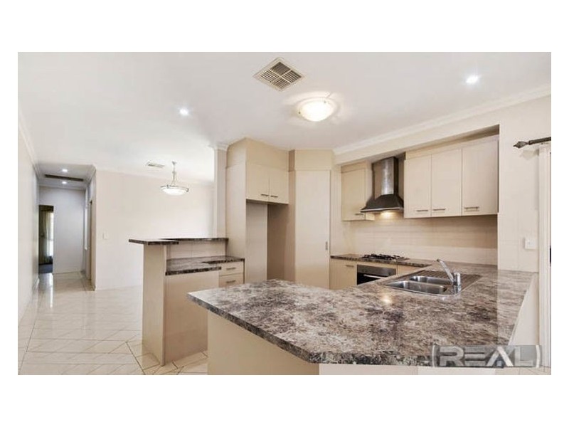 4 Lakeside Drive, Andrews Farm SA 5114