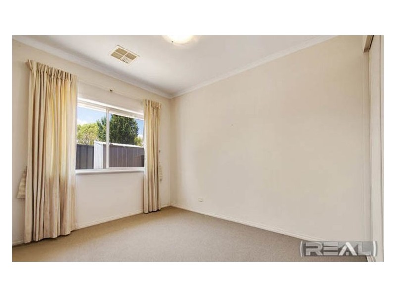 4 Lakeside Drive, Andrews Farm SA 5114