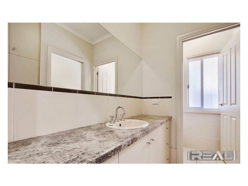 4 Lakeside Drive, Andrews Farm SA 5114