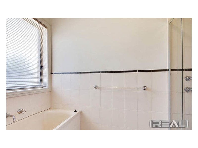 4 Lakeside Drive, Andrews Farm SA 5114