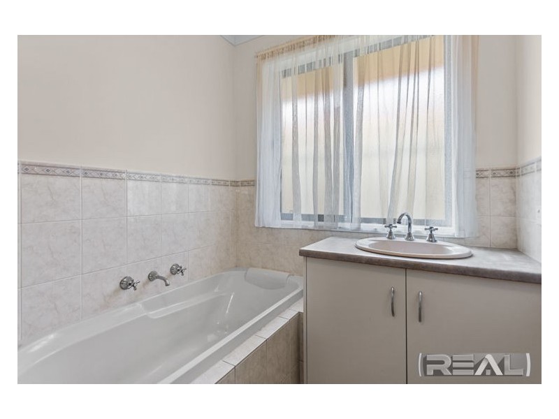 12 Hampshire Street, Burton SA 5110