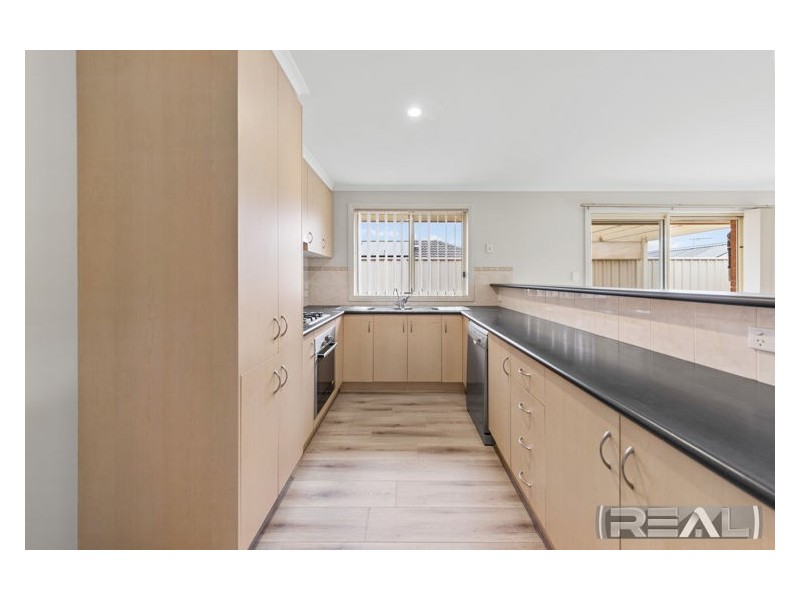 21 Antonio Street, Huntfield Heights SA 5163