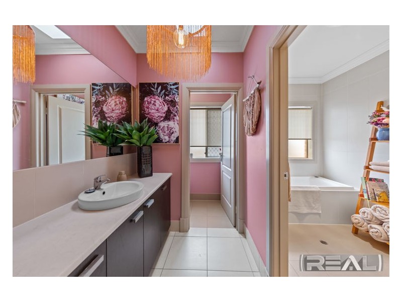 21 Davalan Drive, Munno Para West SA 5115