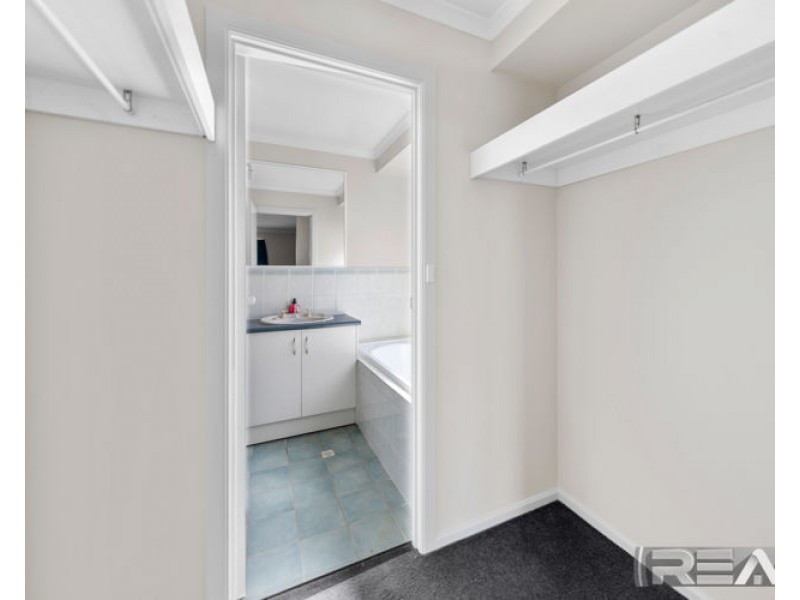 8 Gina Way, Burton SA 5110