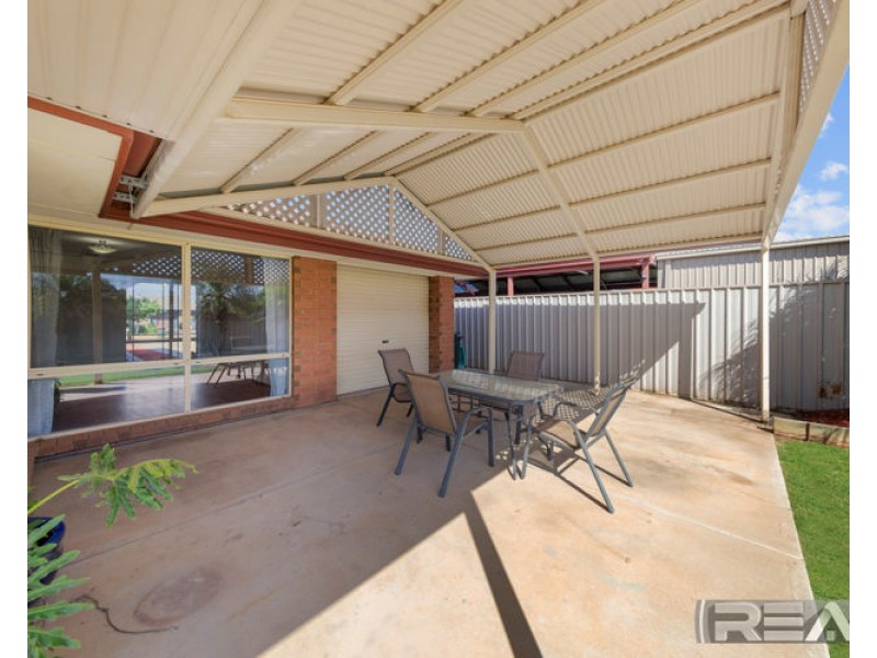 8 Gina Way, Burton SA 5110