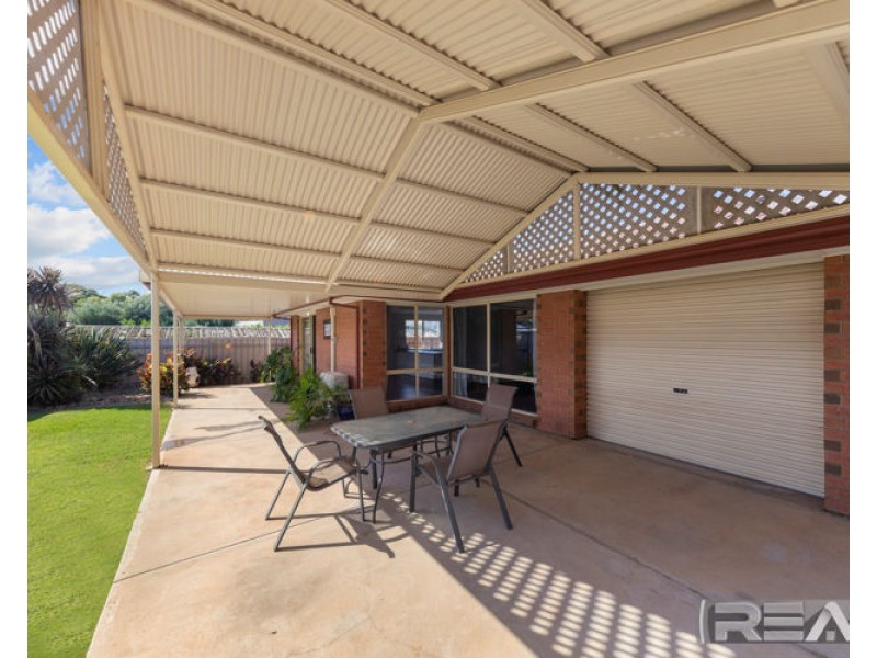 8 Gina Way, Burton SA 5110