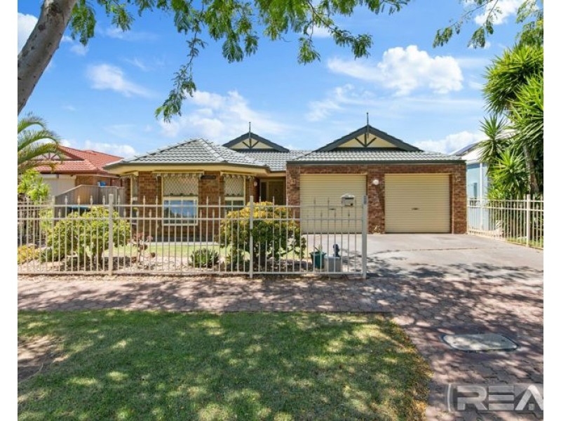 13 Wickham Crescent, Oakden SA 5086