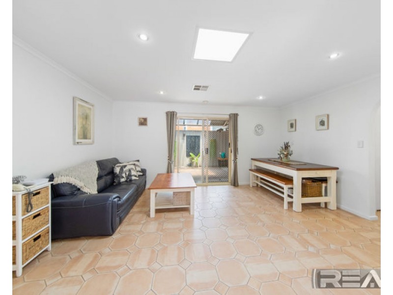 13 Wickham Crescent, Oakden SA 5086