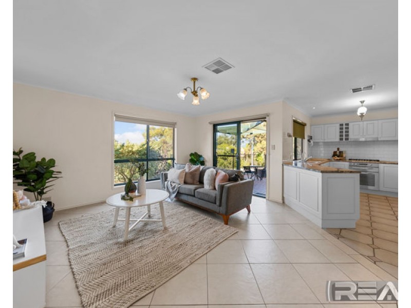 6 Sandra Hennig Court, Greenwith SA 5125