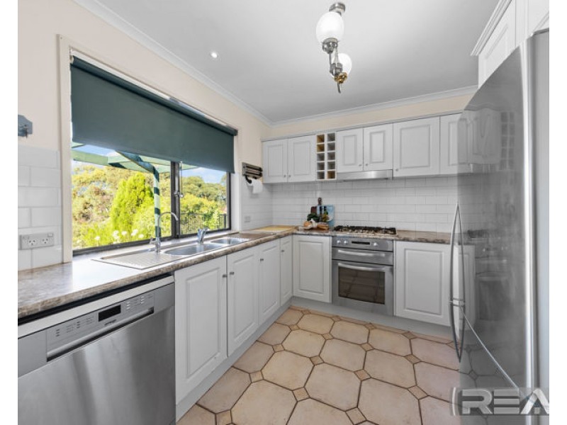 6 Sandra Hennig Court, Greenwith SA 5125