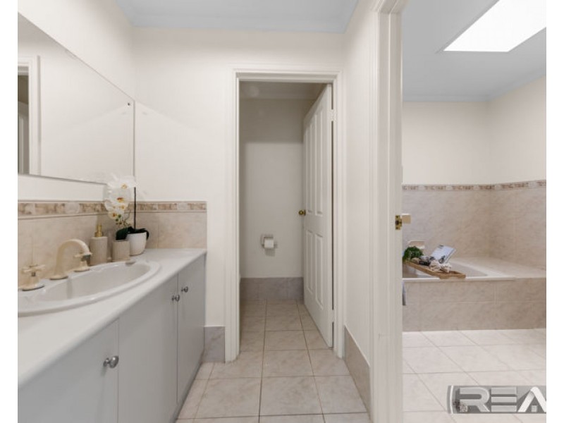 6 Sandra Hennig Court, Greenwith SA 5125