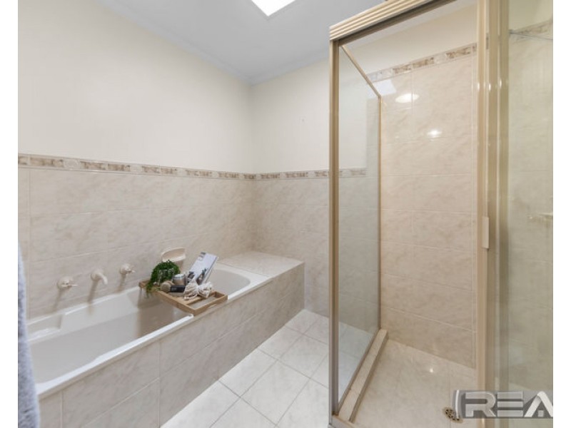 6 Sandra Hennig Court, Greenwith SA 5125