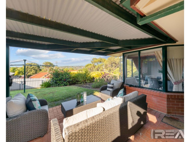 6 Sandra Hennig Court, Greenwith SA 5125
