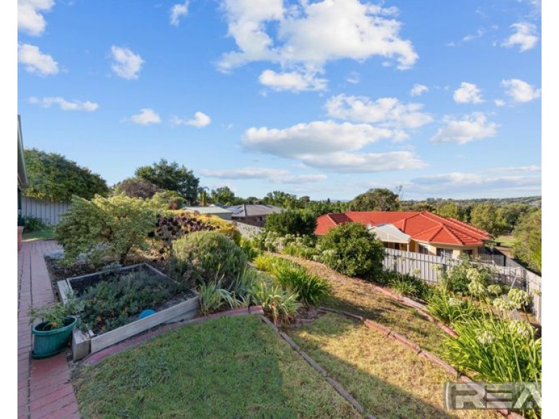 6 Sandra Hennig Court, Greenwith SA 5125