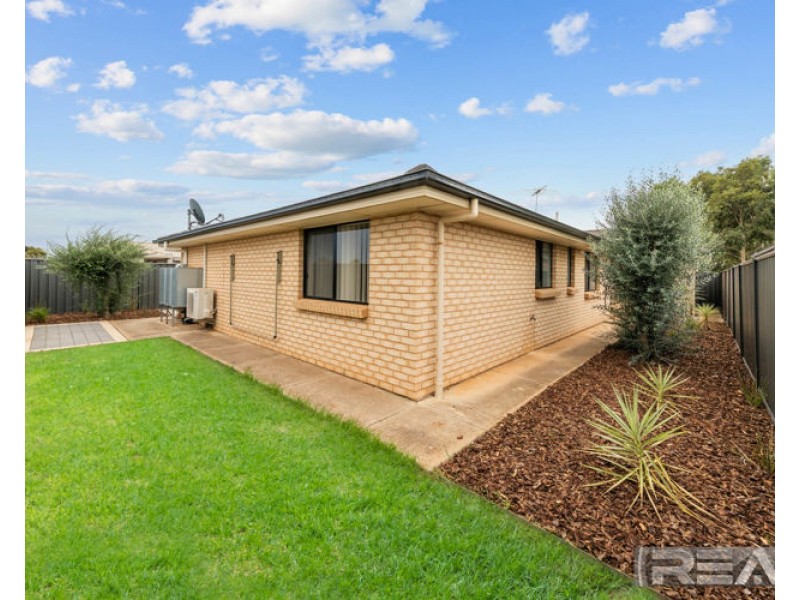 1 Albert Court, Andrews Farm SA 5114