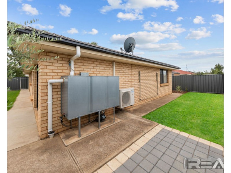 1 Albert Court, Andrews Farm SA 5114