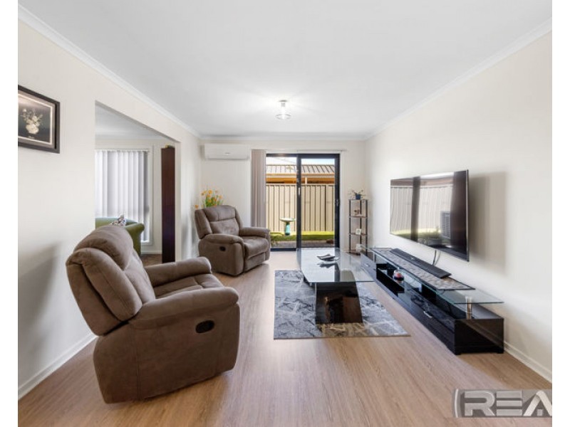 102 Lakeside Drive, Andrews Farm SA 5114