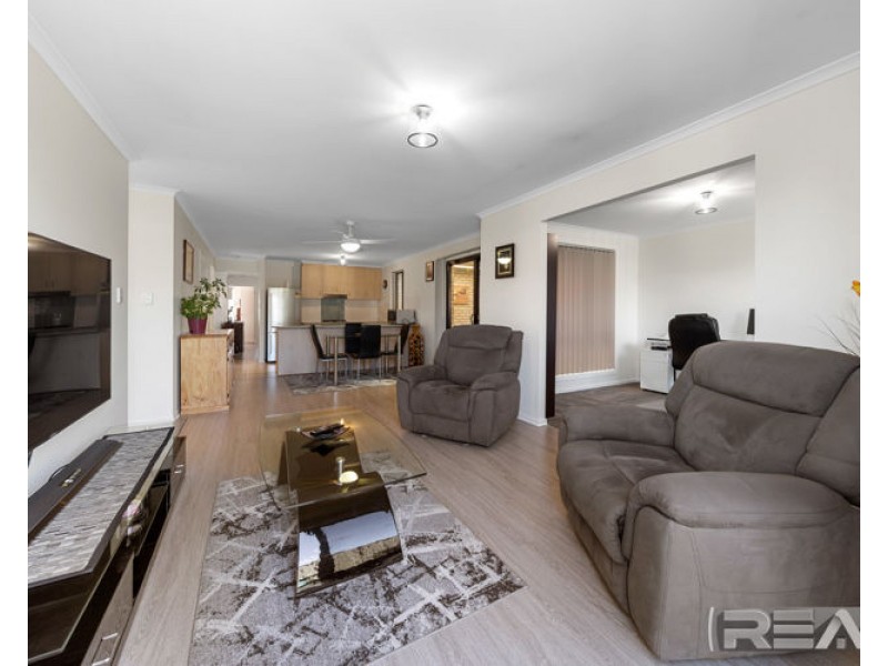 102 Lakeside Drive, Andrews Farm SA 5114