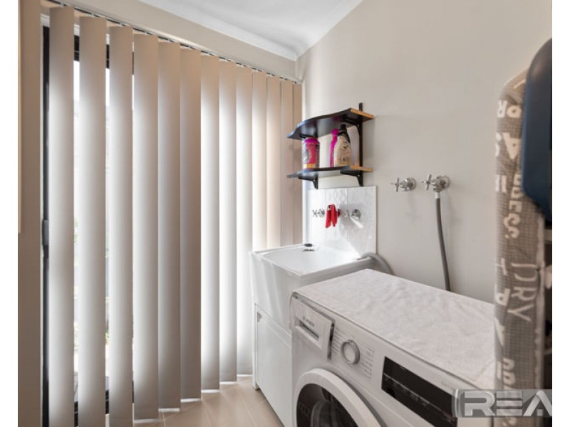 102 Lakeside Drive, Andrews Farm SA 5114