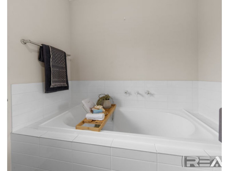 6 Sittella Avenue, Burton SA 5110