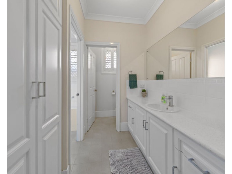 5 Amberwell Terrace, Burton SA 5110