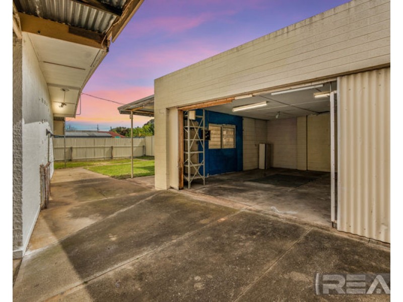 11 Kings Road, Salisbury Downs SA 5108