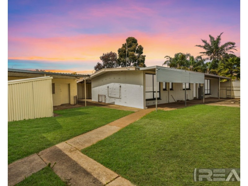 11 Kings Road, Salisbury Downs SA 5108