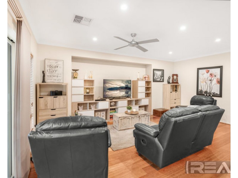 26 Martinique Walk, Mawson Lakes SA 5095