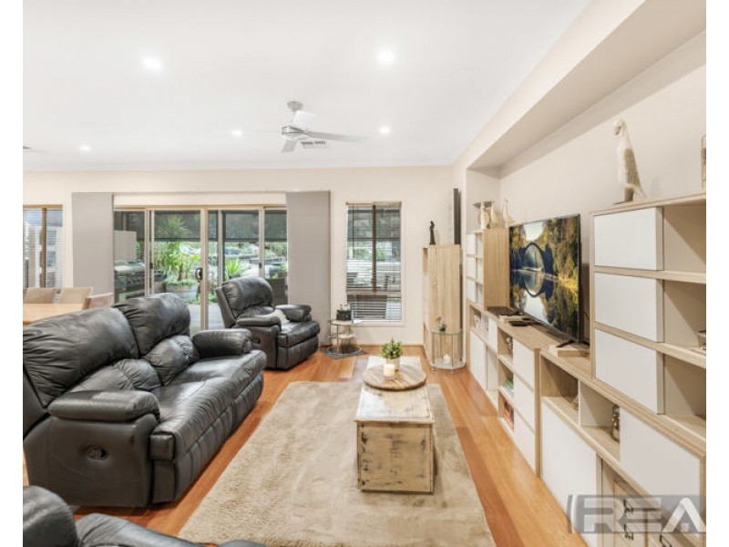 26 Martinique Walk, Mawson Lakes SA 5095