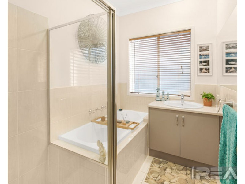 26 Martinique Walk, Mawson Lakes SA 5095