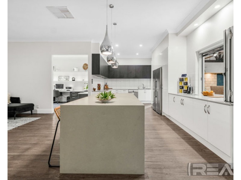 25 Hedgerow Court, Greenwith SA 5125