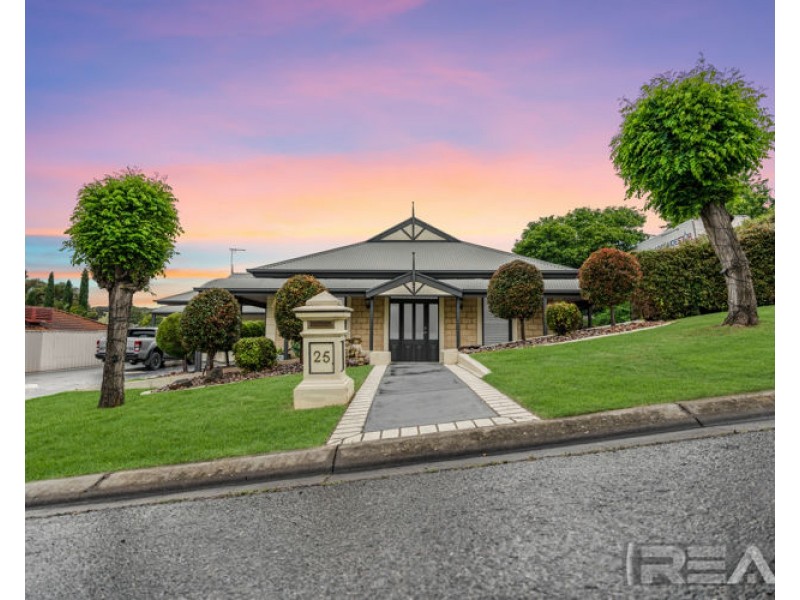 25 Hedgerow Court, Greenwith SA 5125