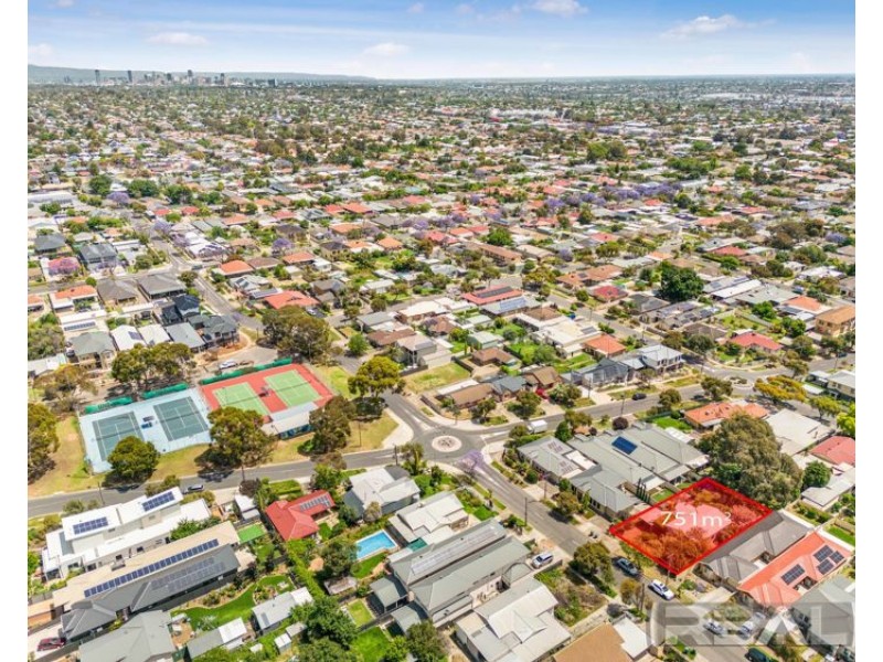 33 Blyth Street, Clearview SA 5085